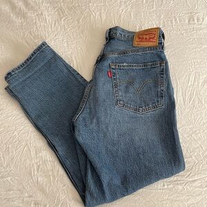 Woman’s Cropped Levi’s Jeans